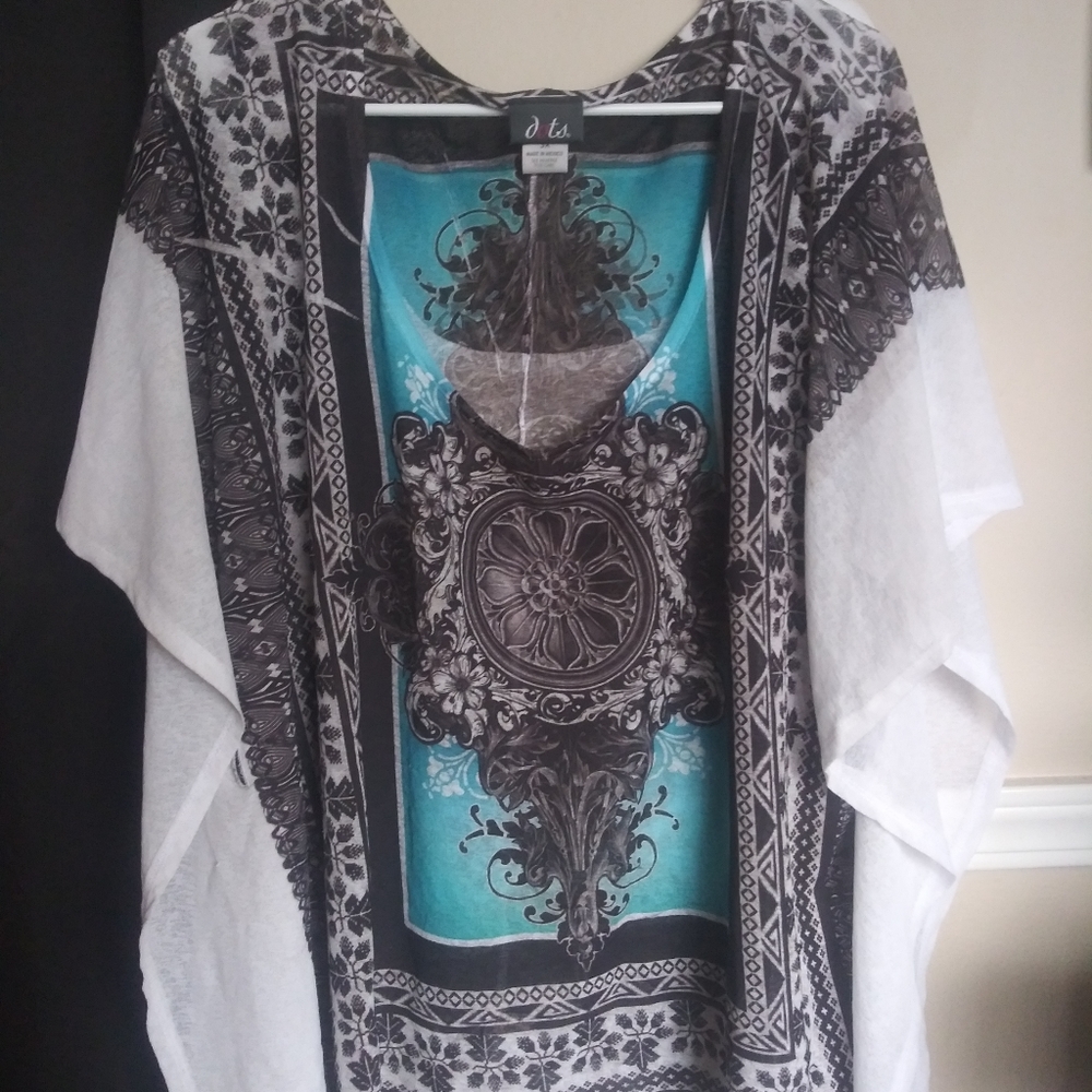 NWOT dots blouse